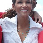 400px-Halle_Berry_-_USS_Kearsarge_a